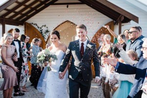 Confetti Moment Using Biodegradable Wedding Confetti