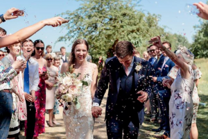 Instagram Confetti Moment Using Biodegradable Wedding Confetti Petals